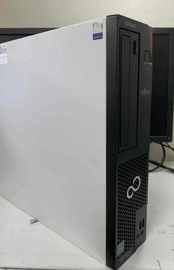 Windowsデスクトップ #855 FUJITSU ESPRIMO D588/TX i3-8100 8GB