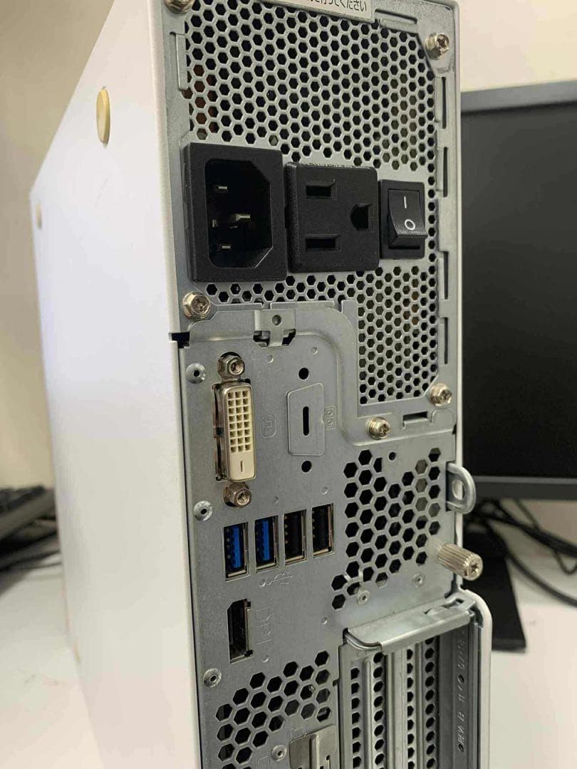 Windowsデスクトップ #855 FUJITSU ESPRIMO D588/TX i3-8100 8GB