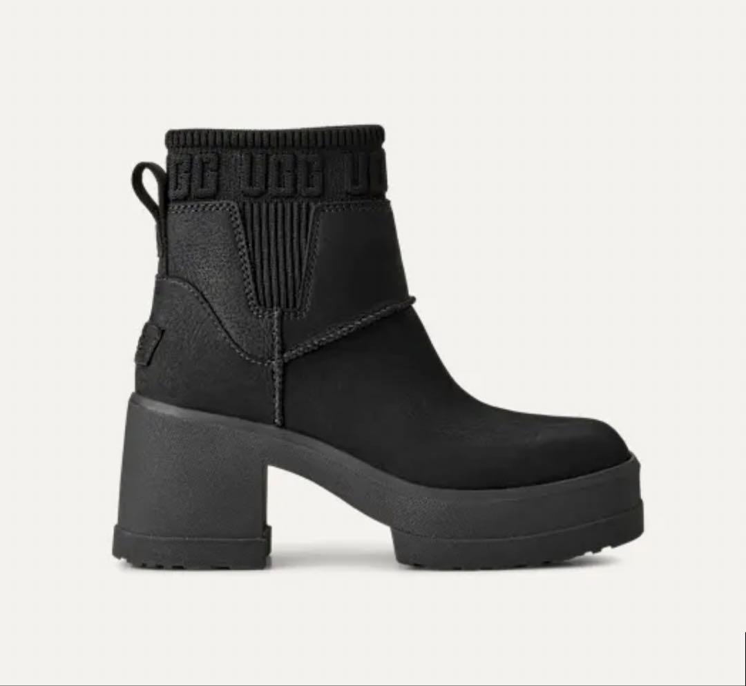UGG ブラック プラットフォームヒールブーツ