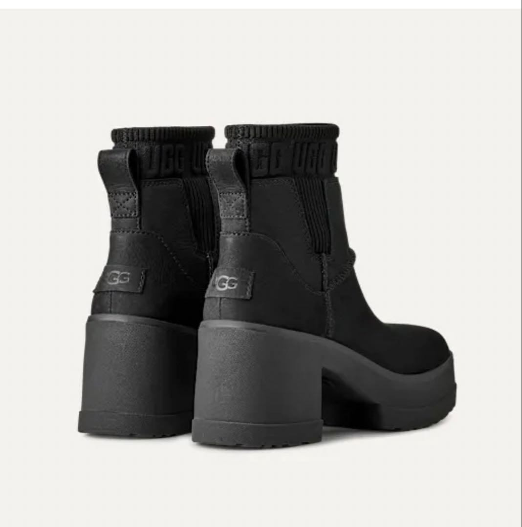 UGG ブラック プラットフォームヒールブーツ