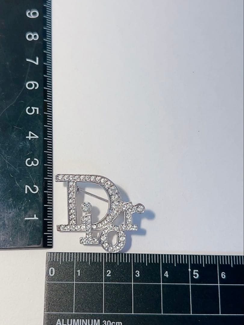 クリスチャンディオール　Dior ブローチ　ラインストーン　Dior ロゴ