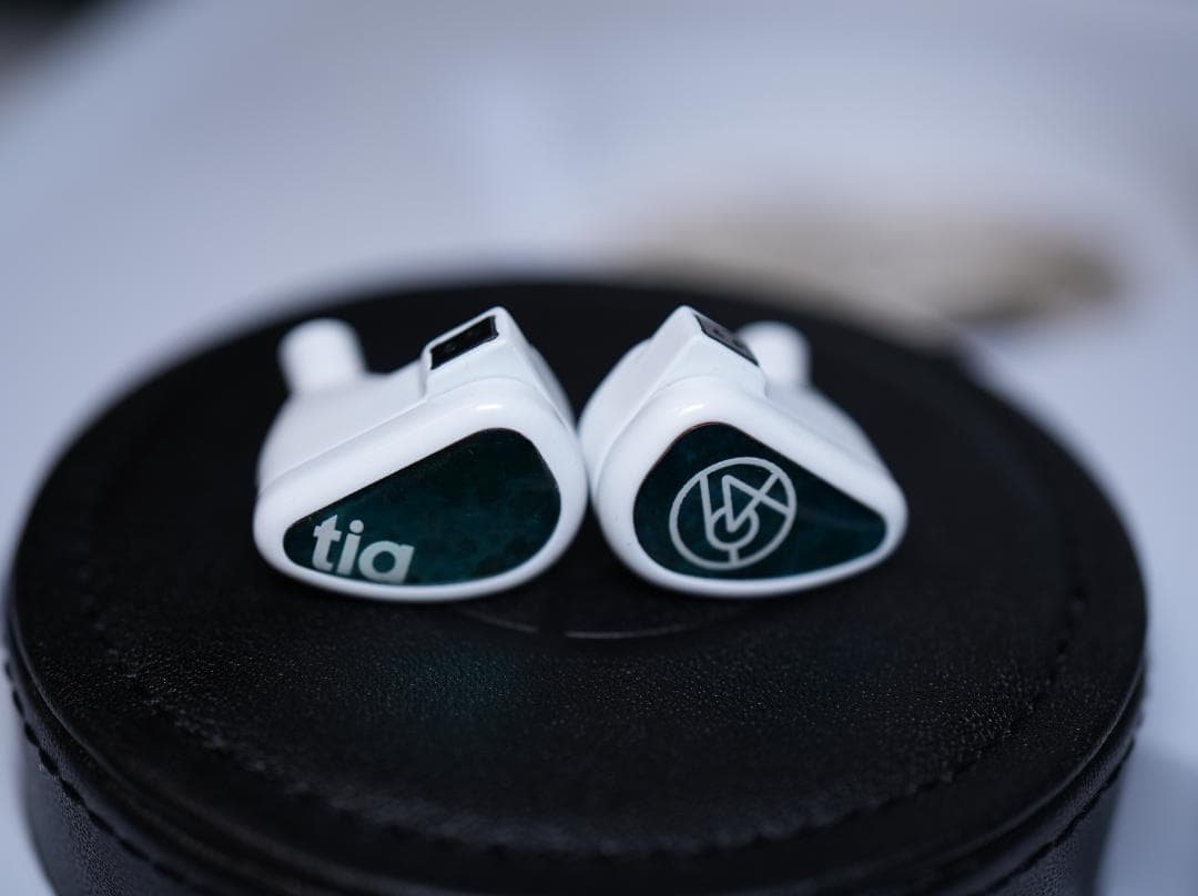 イヤホン 64audio Fourte Blanc