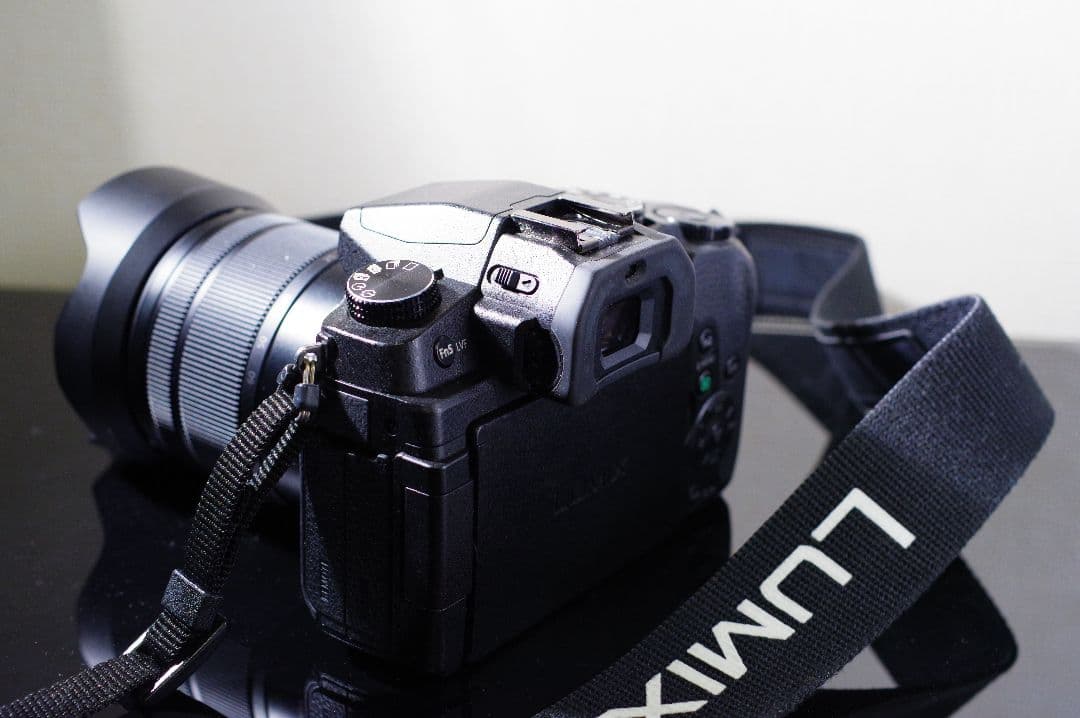 【美品】Panasonic DMC−G8Mミラーレス一眼カメラ　標準レンズキット