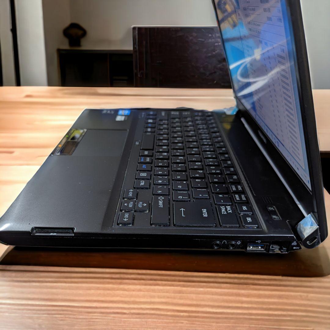 Windowsノート本体 TOSHIBA Dynabook R732
