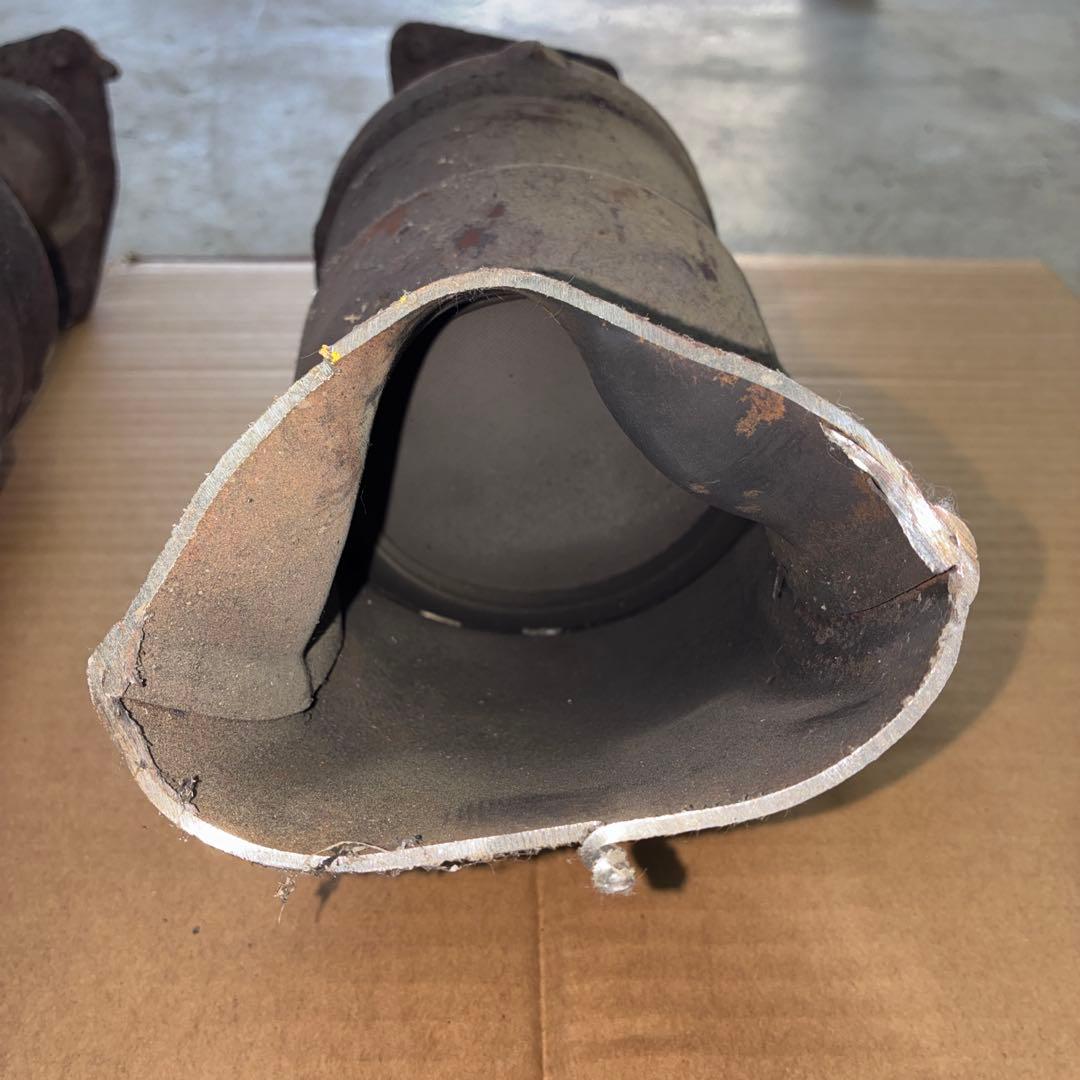 日産　純正触媒　z33 v35 m35 VQ35DE セラミック部のみ