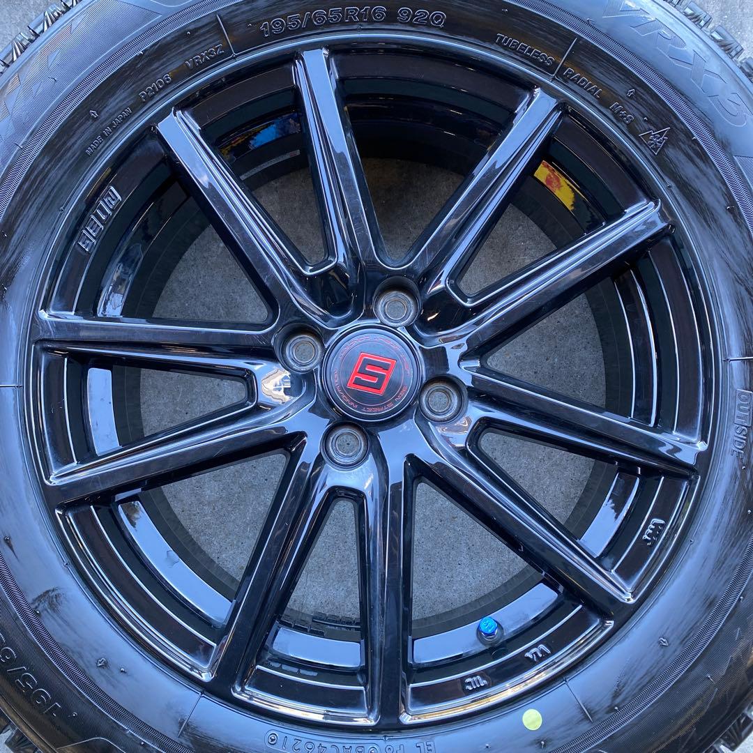 中古溝ありブリヂストンスタッドレスセット195/65R16 ライズ、ロッキー