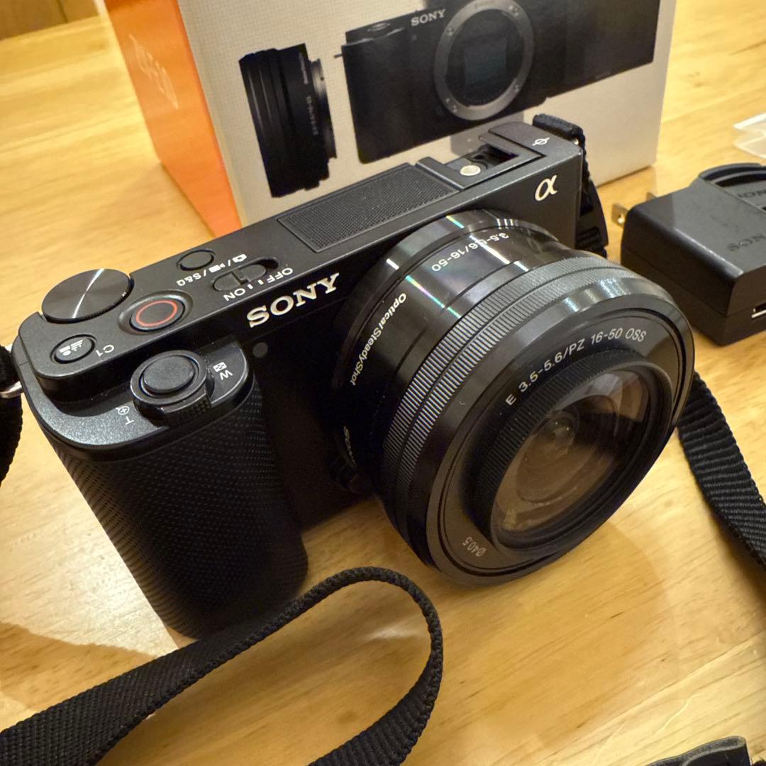 ほぼ未使用！SONY ZV-E10ボディ ミラーレス一眼カメラ