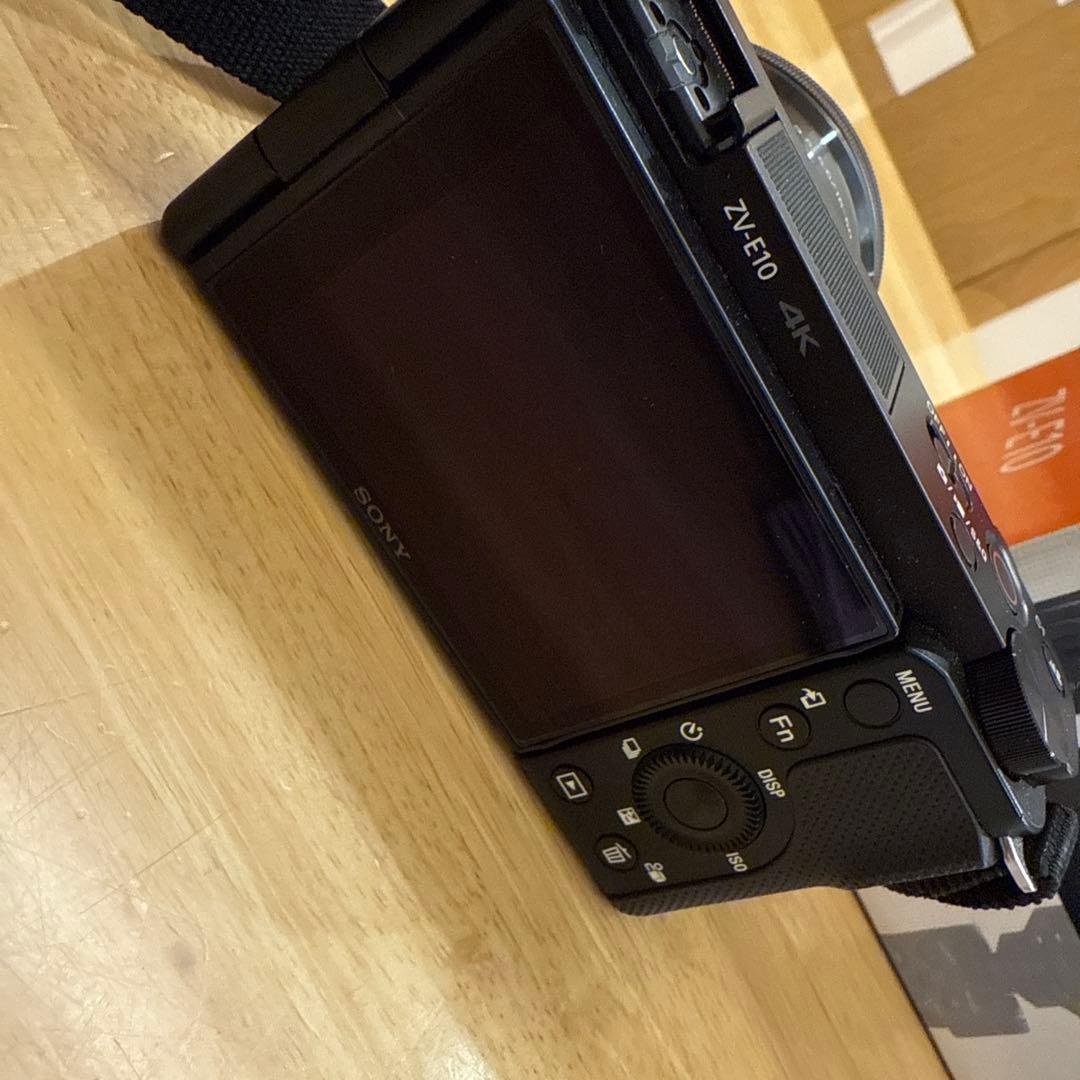 ほぼ未使用！SONY ZV-E10ボディ ミラーレス一眼カメラ