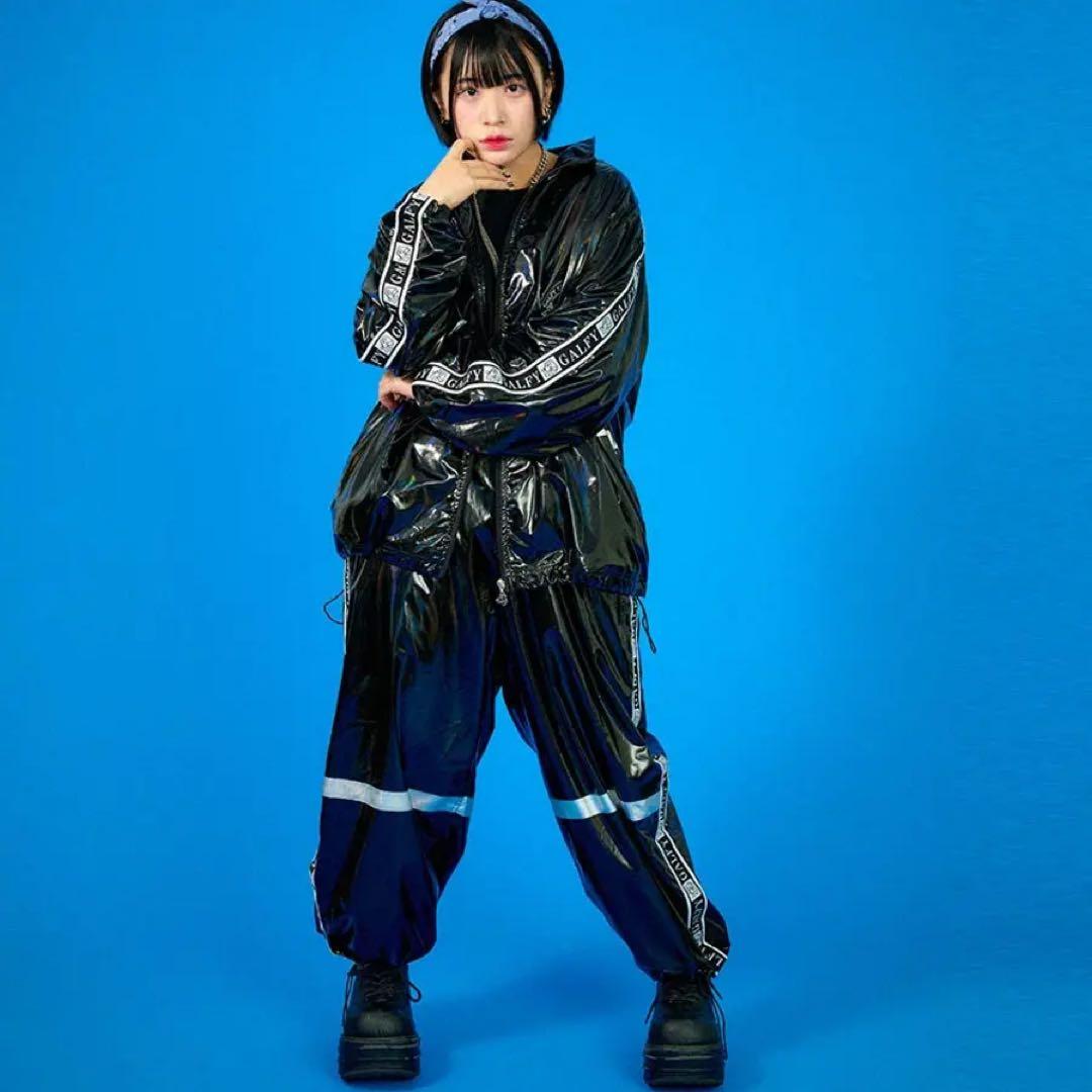 ♥ GALFY ♥ タグ付き 賛否両論 ナイロン 上下 セットアップ 光沢 ♥