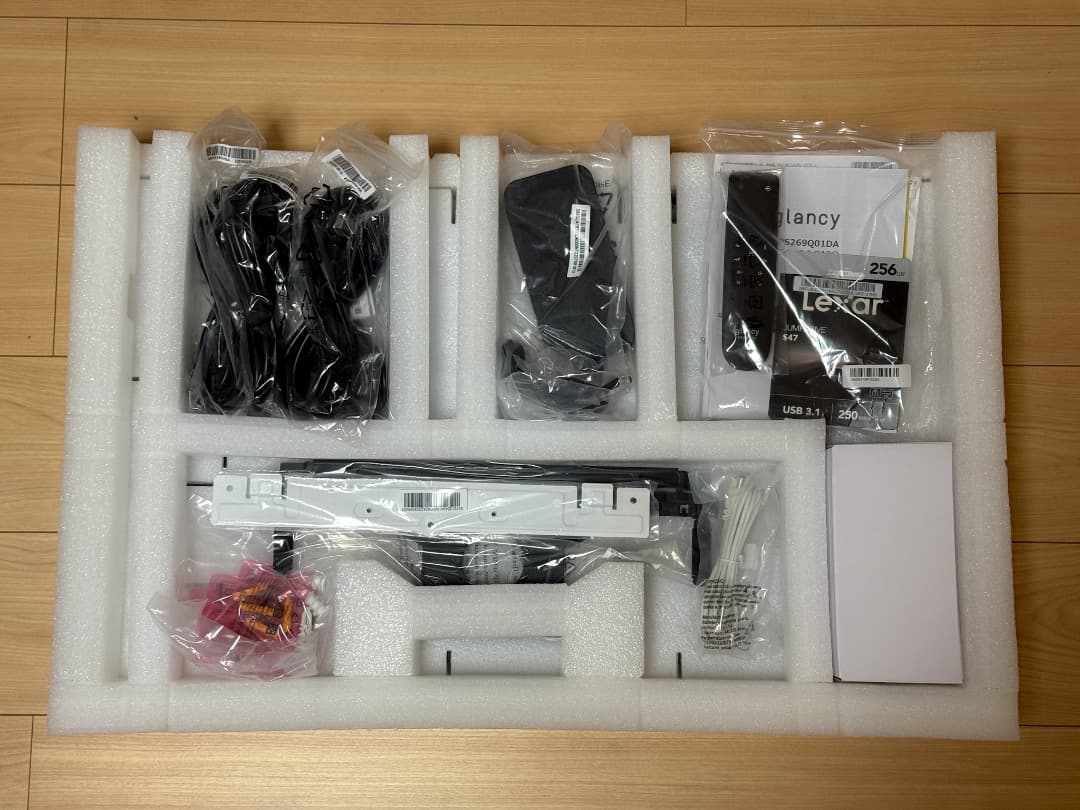 【新品同様】27”OLED 4Kモニター glancy【超高画質】