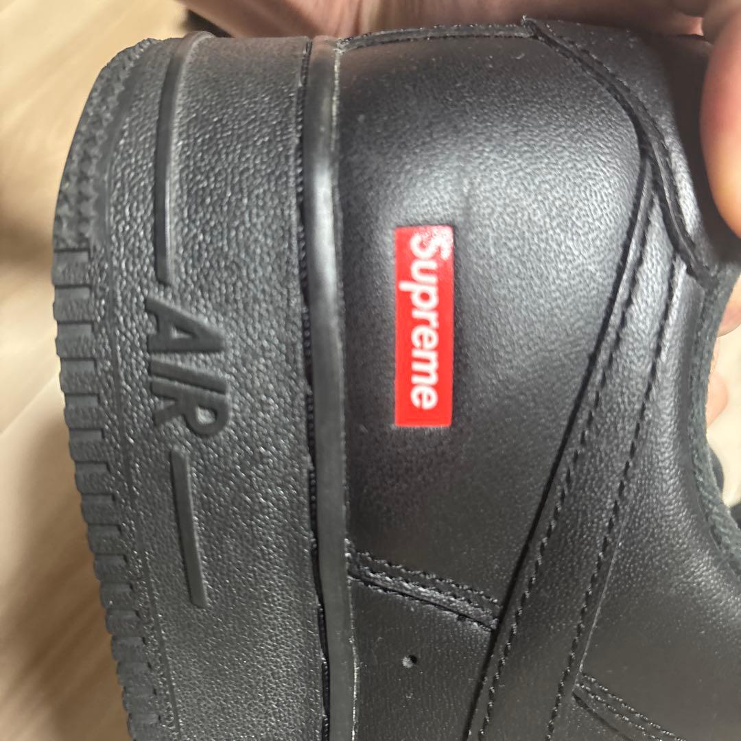 ツ*ー様 Nike Air Force 1 Supreme ブラック