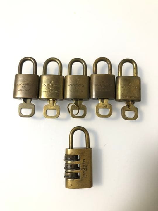 ルイヴィトン　カデナ　南京錠
