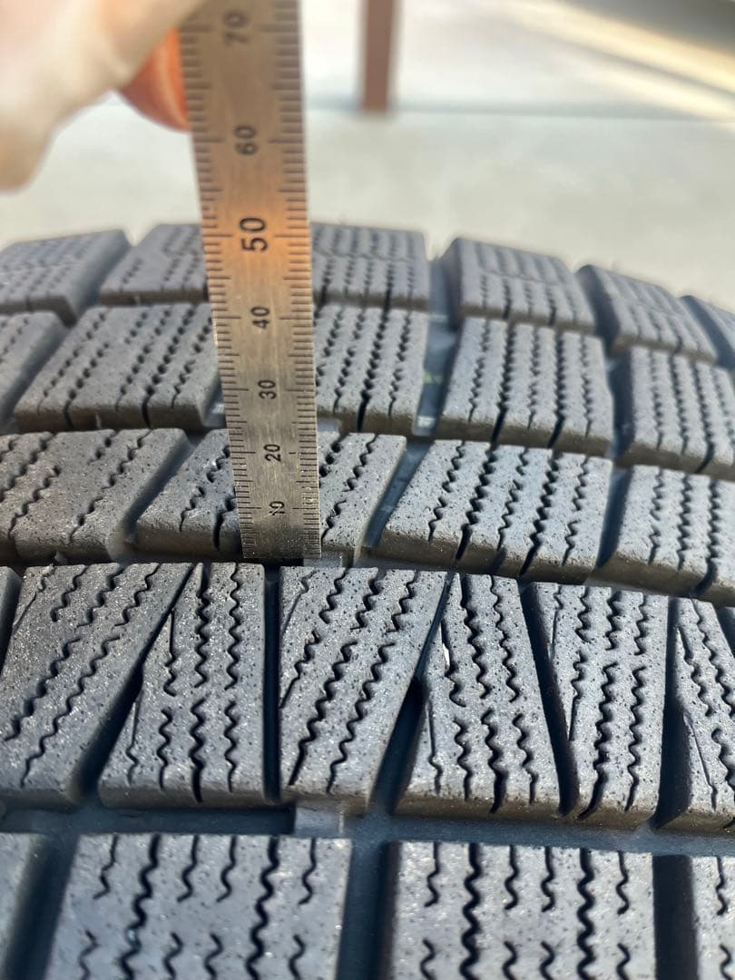 スバル純正レヴォーグ17インチスタッドレスタイヤ215/50R17 4本セット