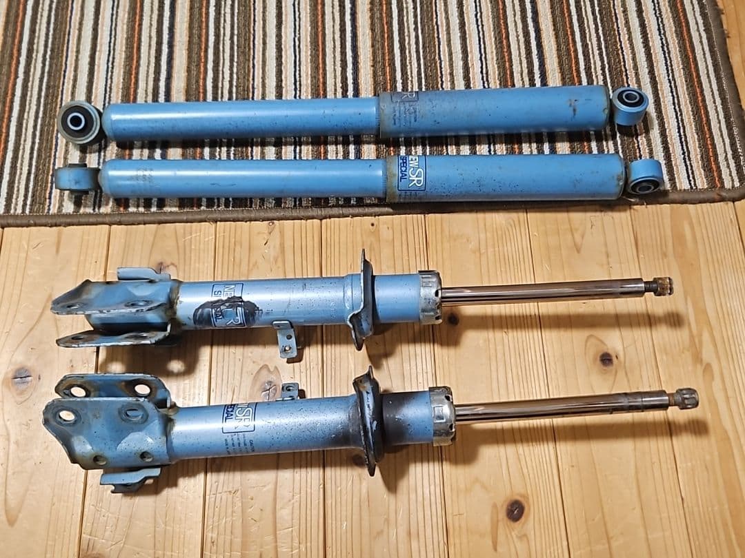 L235S エッセ カヤバ New SRスペシャル 1台分 ショックアブソーバー