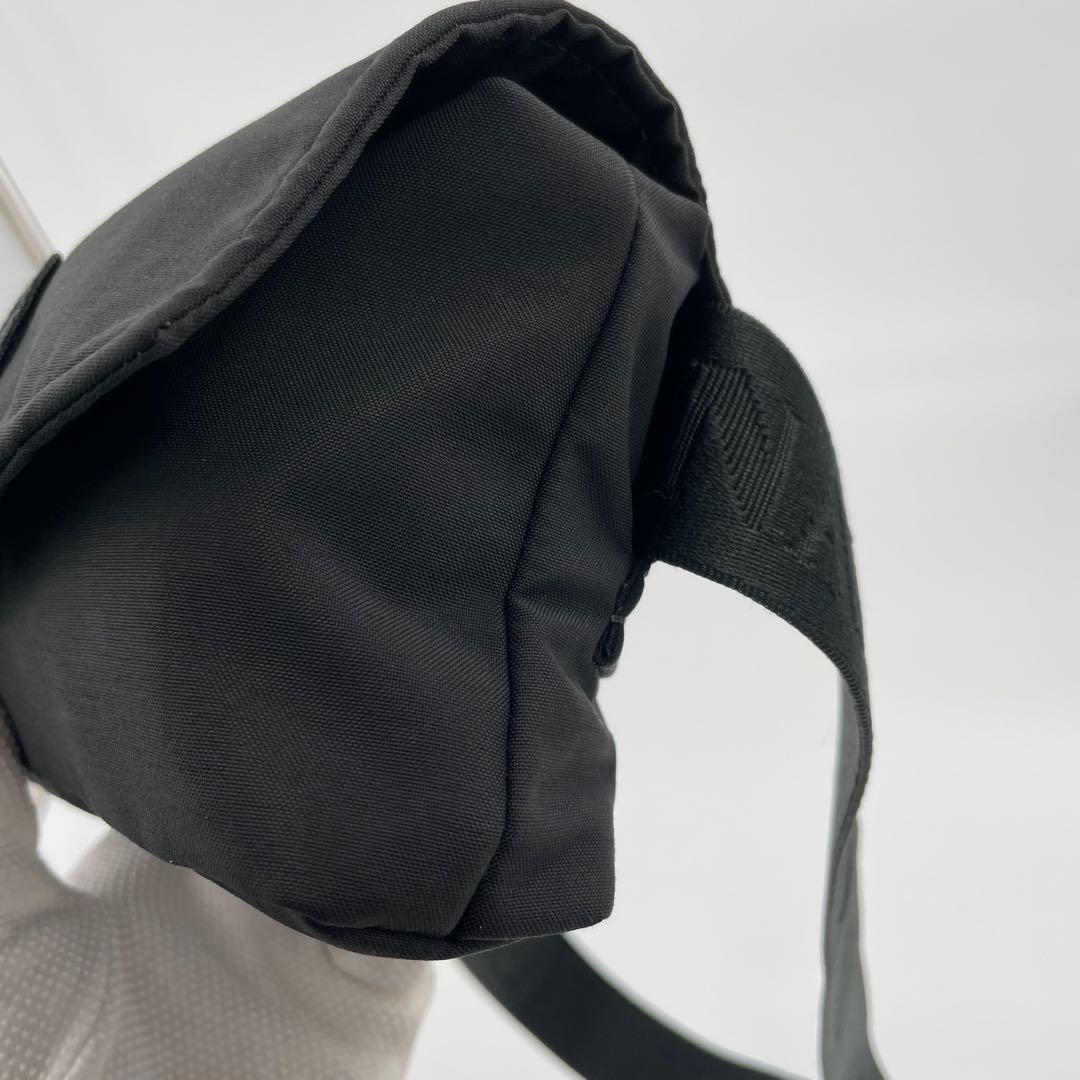 T*T様 【極美品】  カナダグース ミニウエストパック