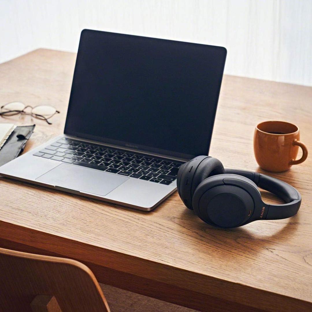 【SONYワイヤレス】WH-1000XM4B ヘッドホン ブラック ケース付き