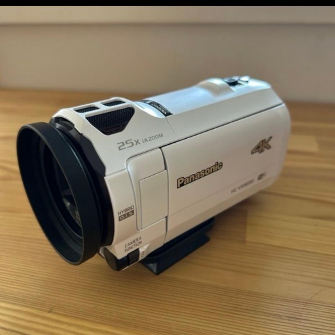 パナソニック 4Kビデオカメラ／三脚／交換バッテリー2個／ケース ４点セット