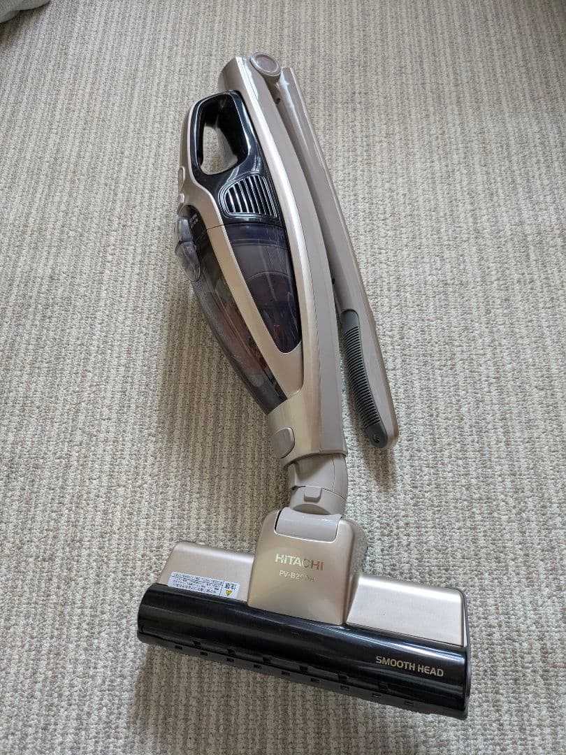 夜間飛行　ほぼ新品　日立充電式掃除機　PV-B200H シャンパンゴールド