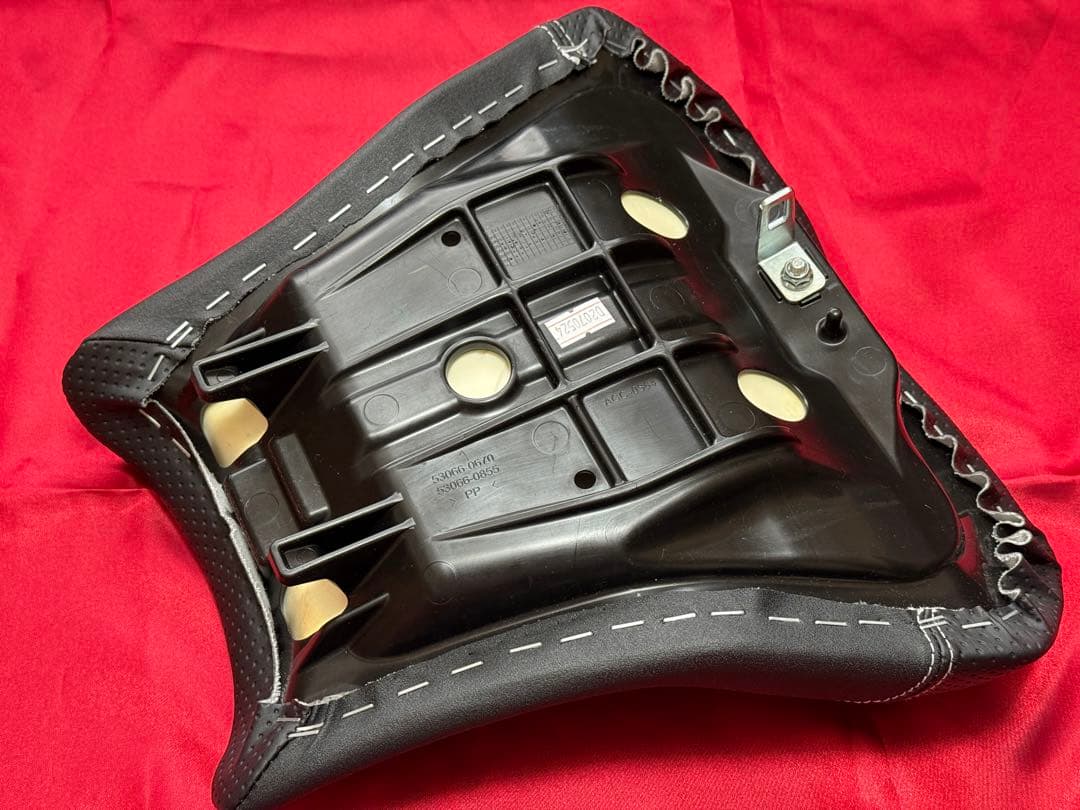 【ZX-4R,ZX25R】スポーツハイシート TRICKSTAR トリックスター