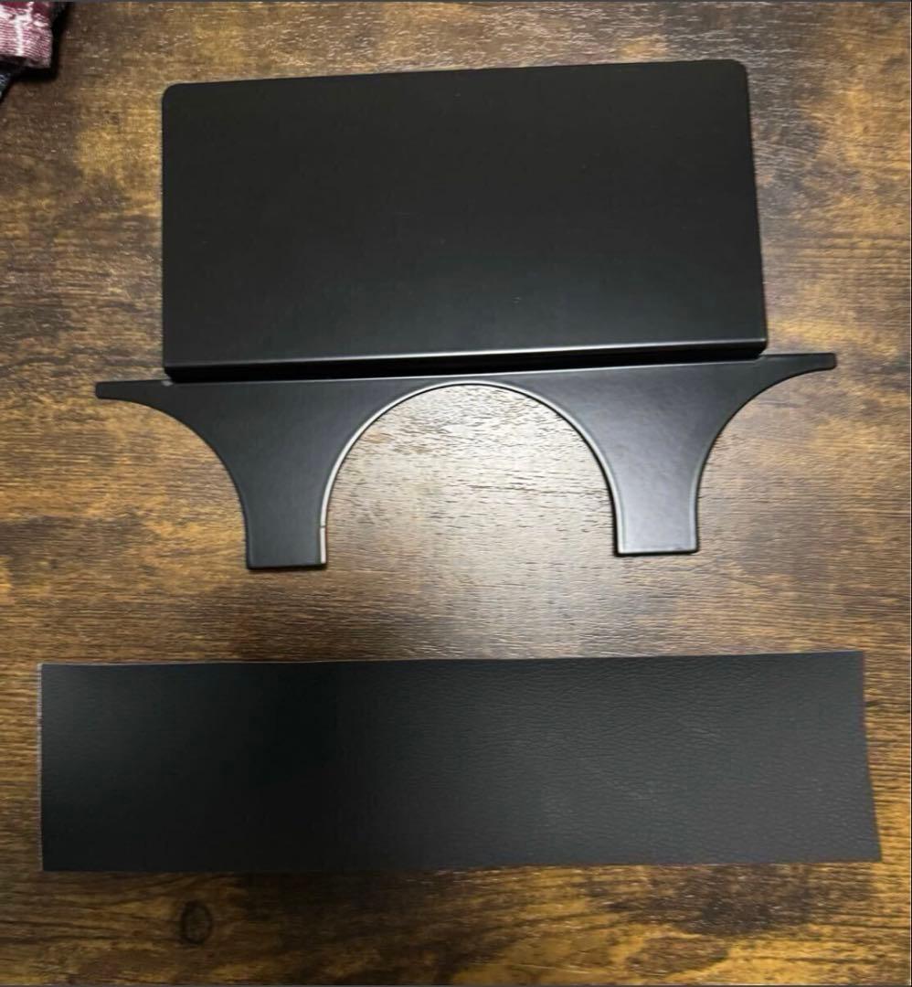 残り3枚、AUDI TT（8S）専用モニターステー　非売品（艶消し黒塗装済み）