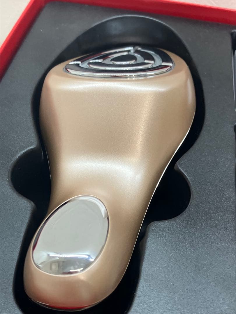 ME ラボンエクラ美顔器　IKKO プロデュース