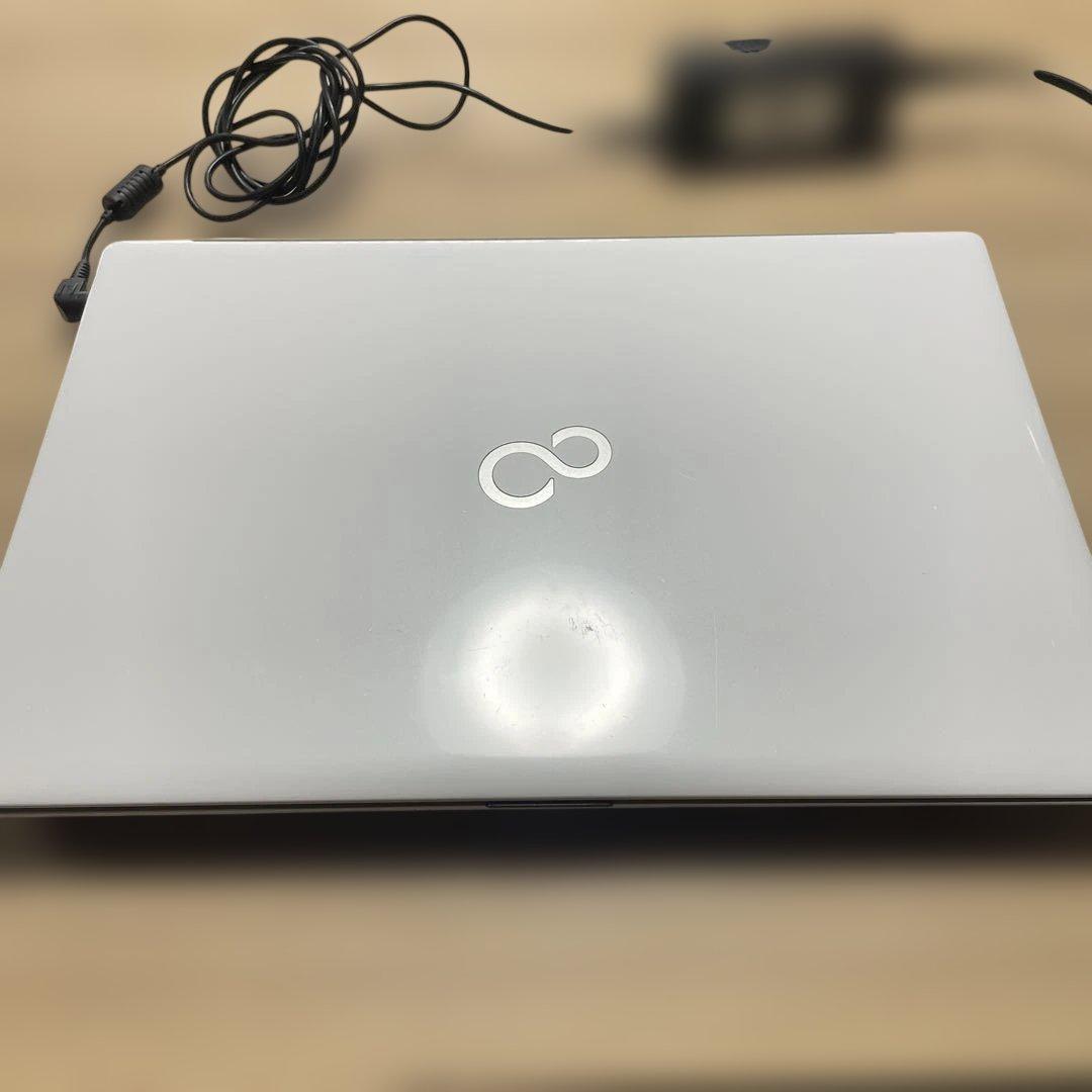 LIFEBOOK AH77/D3 9世代i7