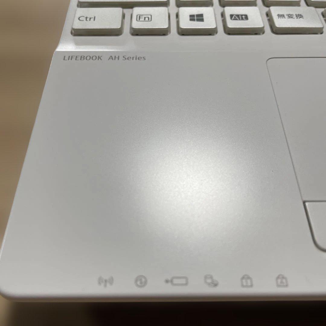 LIFEBOOK AH77/D3 9世代i7