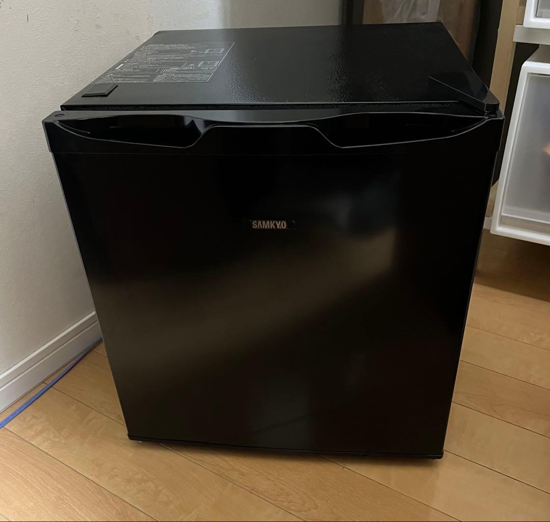 小型冷蔵庫 48L 黒色　1ヶ月半使用SAMKYO 一人暮らし　黒