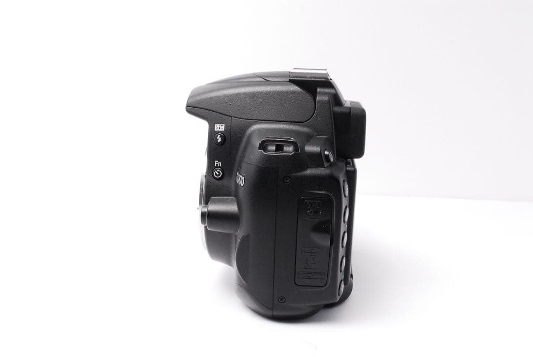 スマホ転送OK❤️Nikon D5000❤️自撮り楽々✨一眼レフカメラ