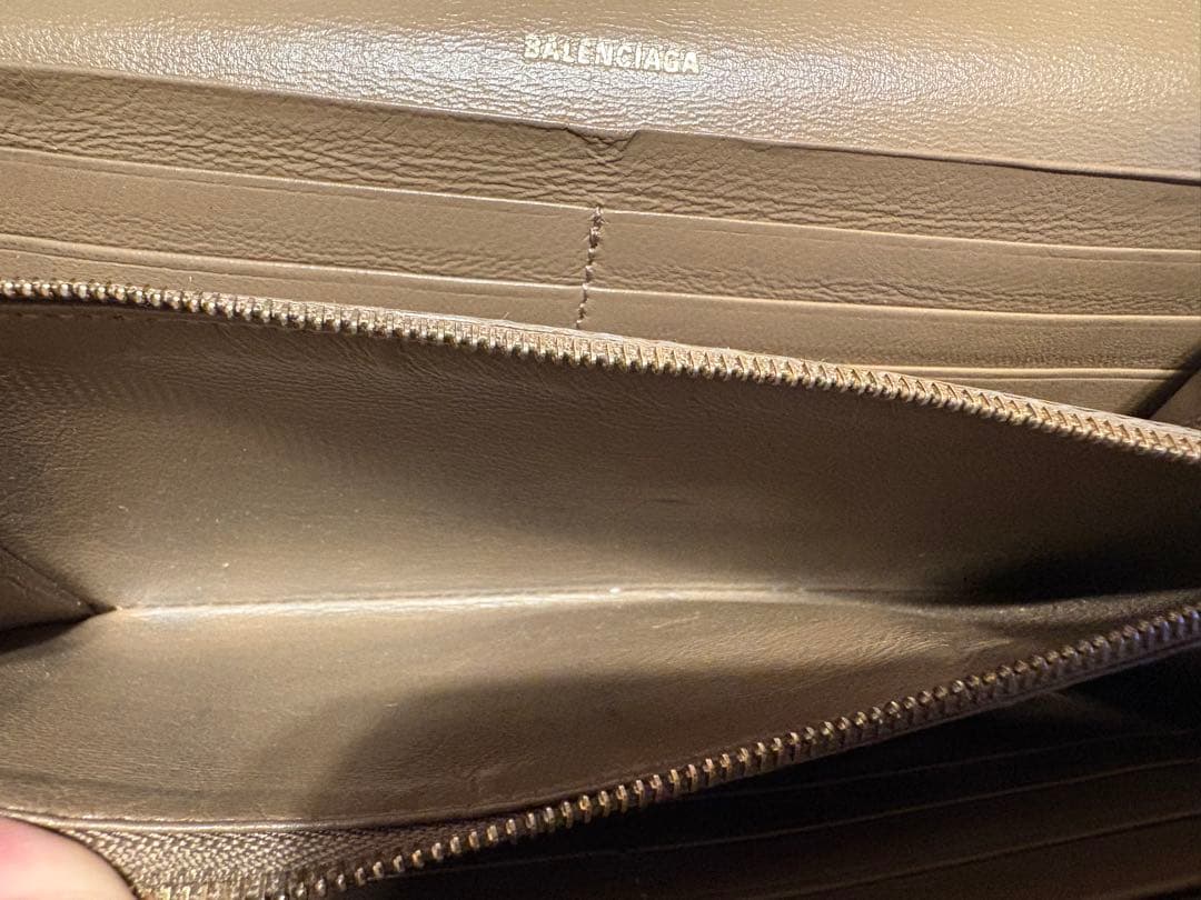 BALENCIAGA ロゴプリント 長財布 ベージュ