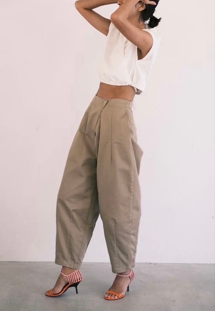 nala コクーンチノパンツ