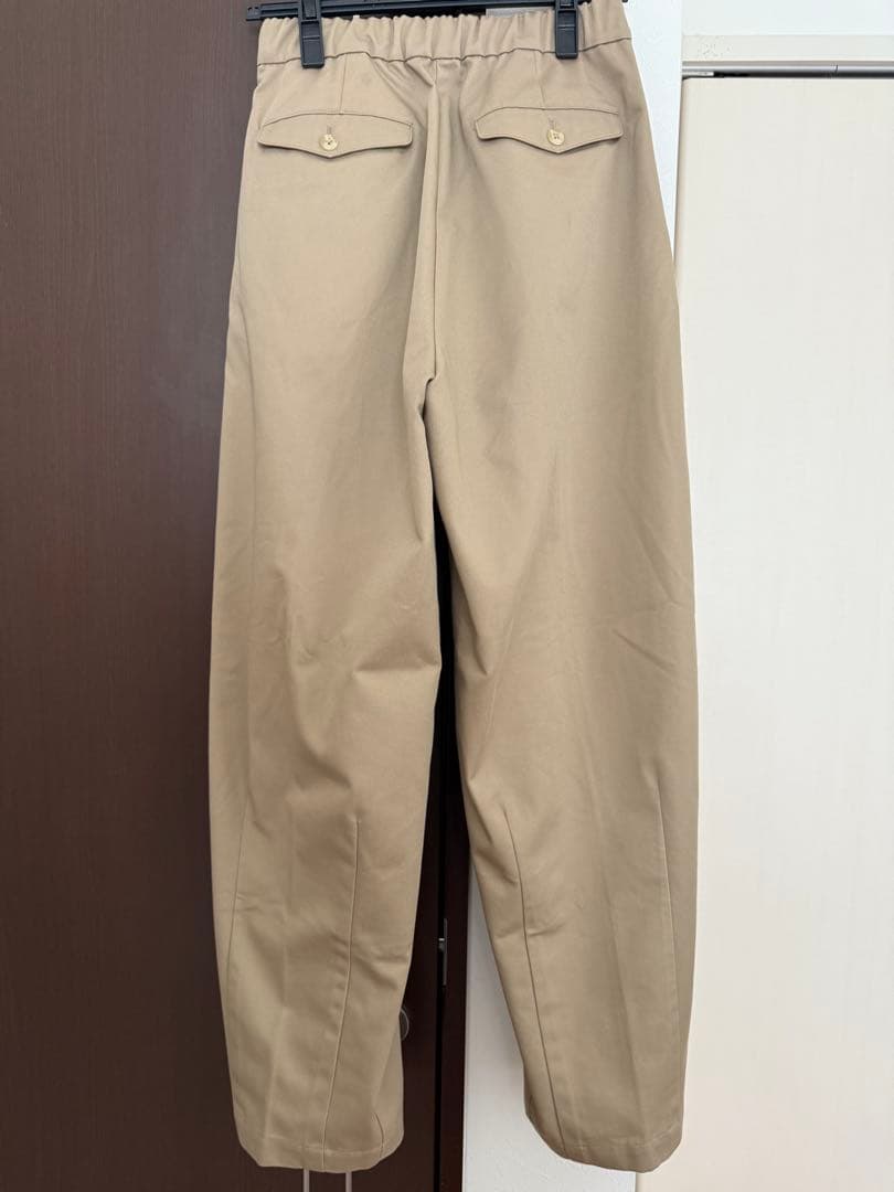 nala コクーンチノパンツ