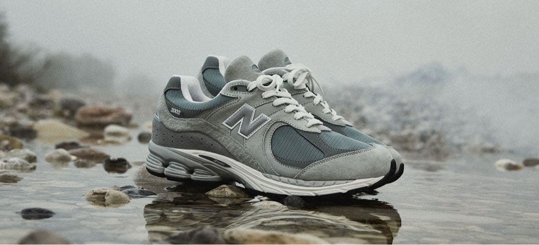靴 New Balance M2002RXJ
