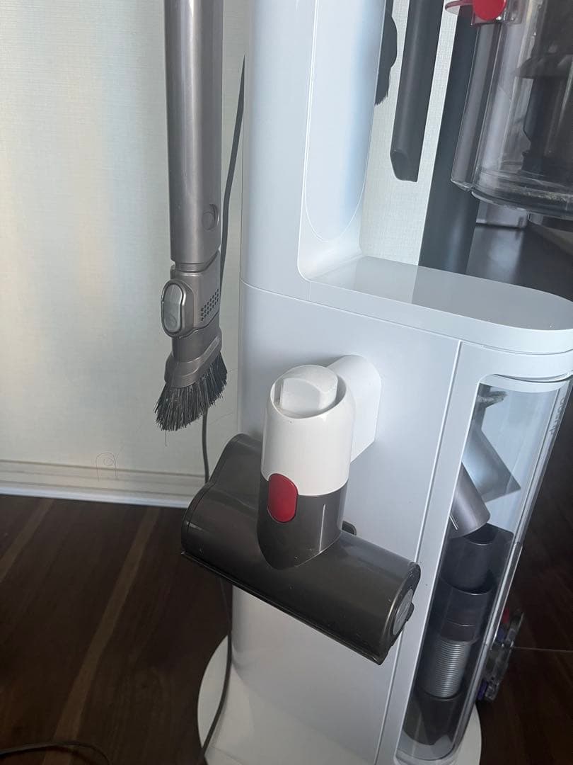 Dyson V11 掃除機　スタンド、パーツ付き