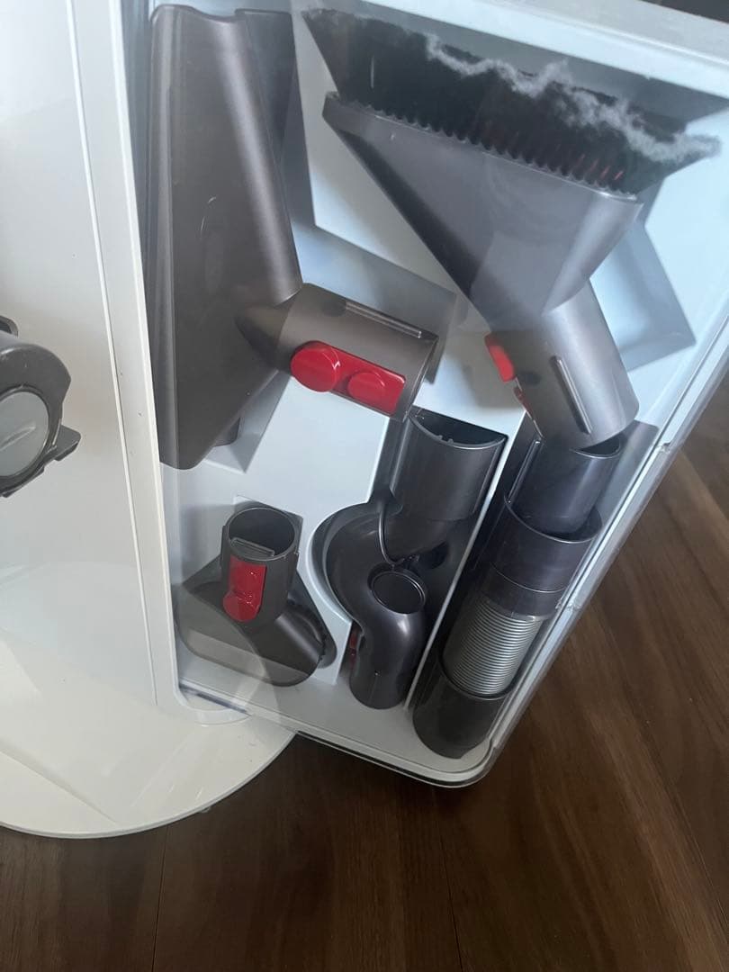 Dyson V11 掃除機　スタンド、パーツ付き