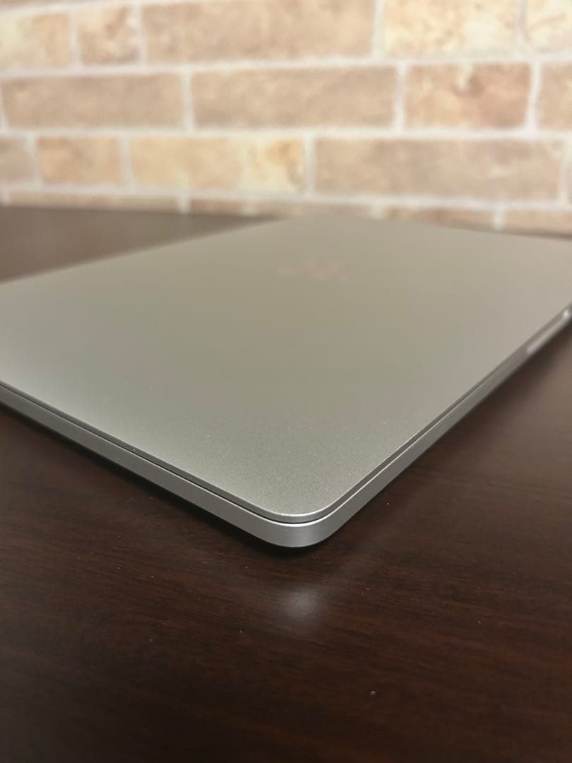 Apple MacBook Pro 13インチ M2 8GB 本体のみ　元箱無し