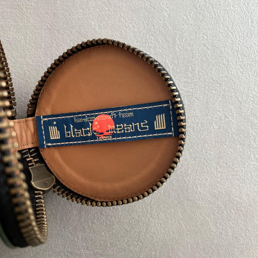 black means 刺繍ケース