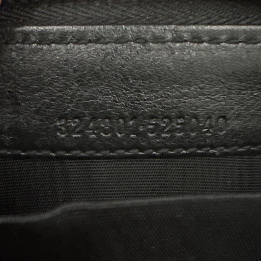 グッチ　ケース　ラウンドファスナー　シマ　小銭入れ　GG柄　レザー　黒