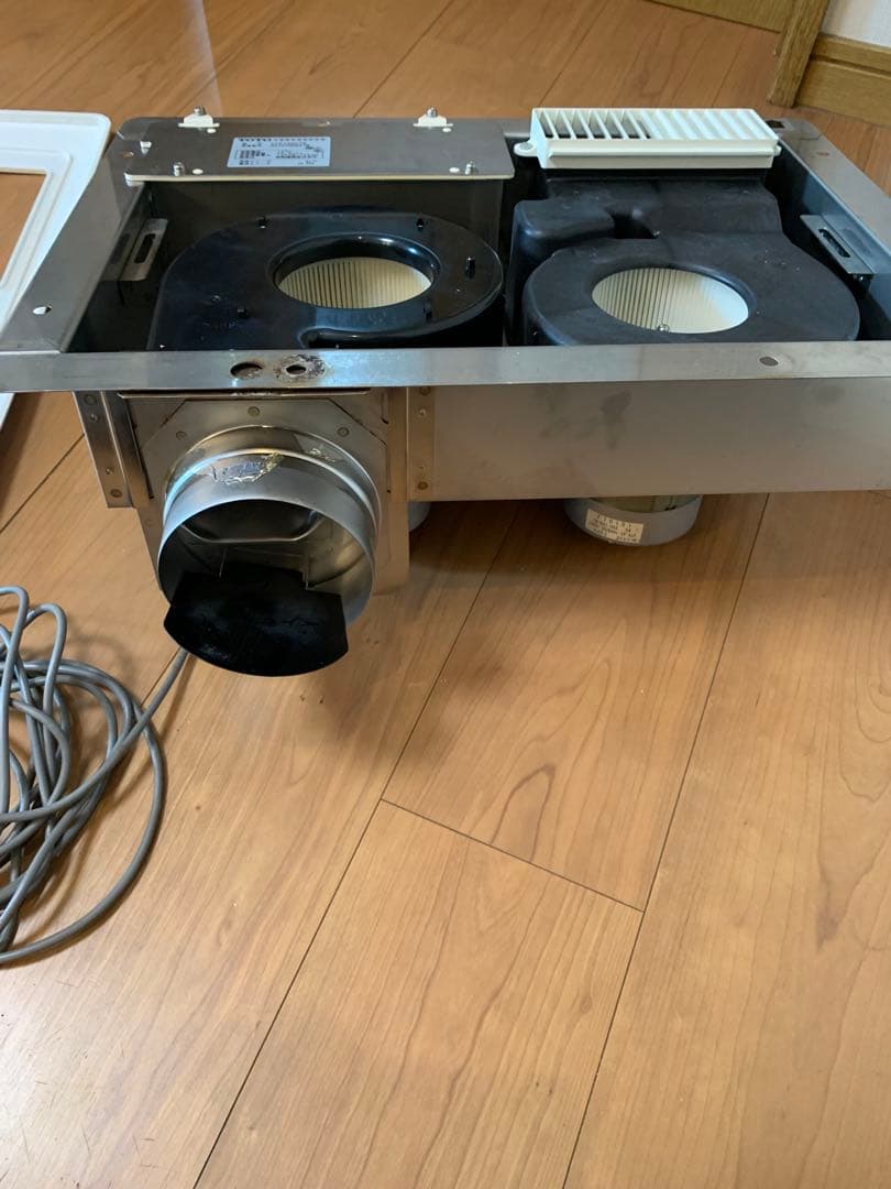 【TOTO】浴室換気暖房乾燥機 TYK150U1R リモコン付 メッシュ破損あり