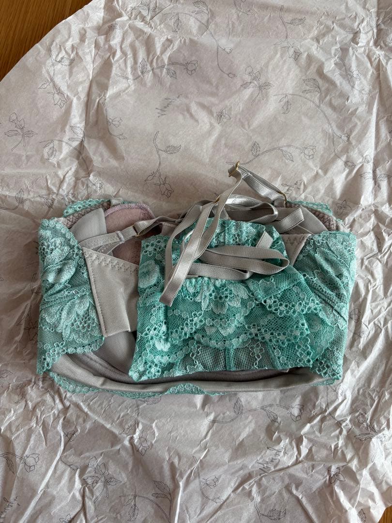 YVESJUブラジャーショーツセット