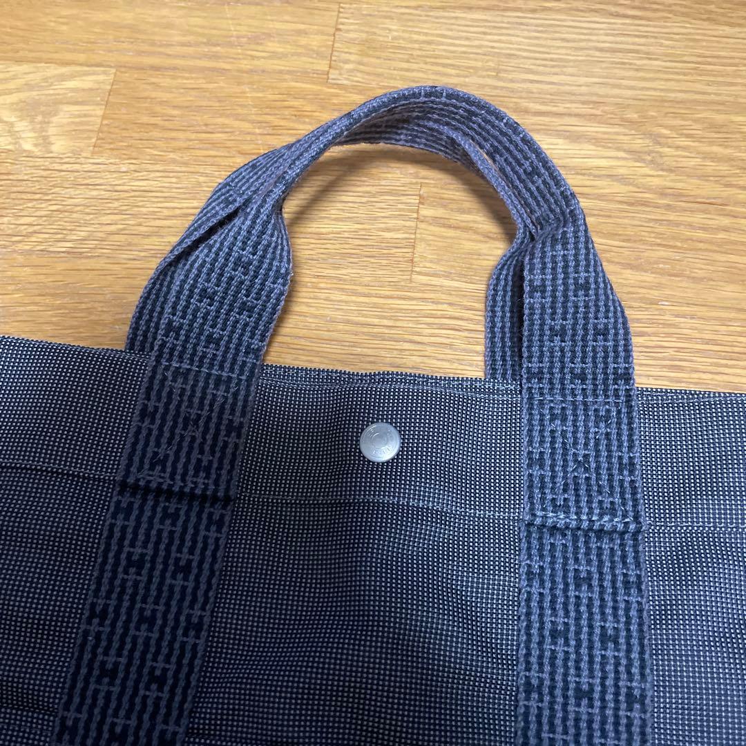 ダークグレー トートバッグ ジッパー付き　ラムネ