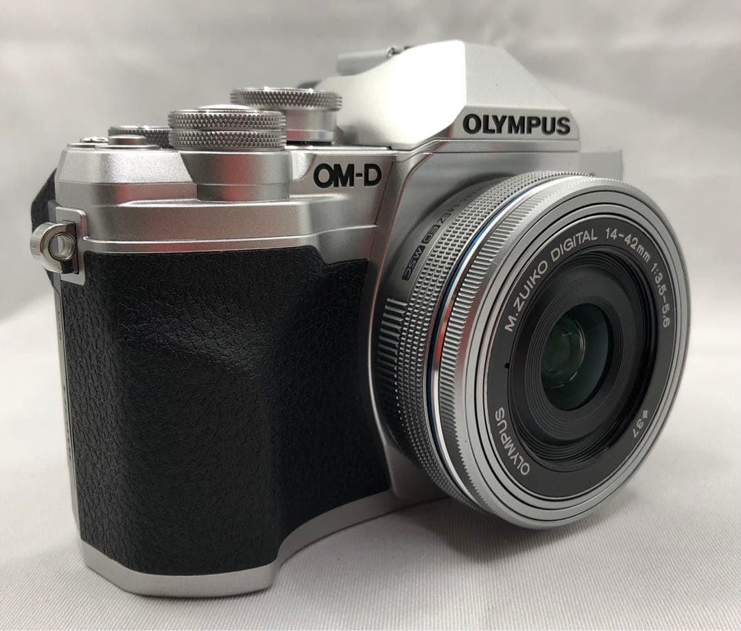 保証付　OM-D E-M10 Mark IV EZダブルズームキット SLV