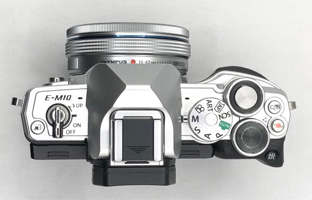 保証付　OM-D E-M10 Mark IV EZダブルズームキット SLV