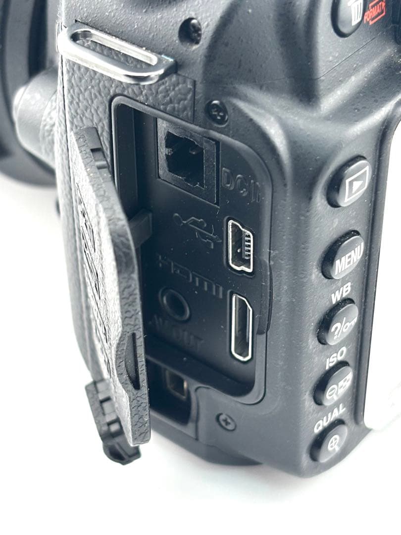 Nikon D90 一眼レフ 18-105mm VR 動作良好 付属品多数