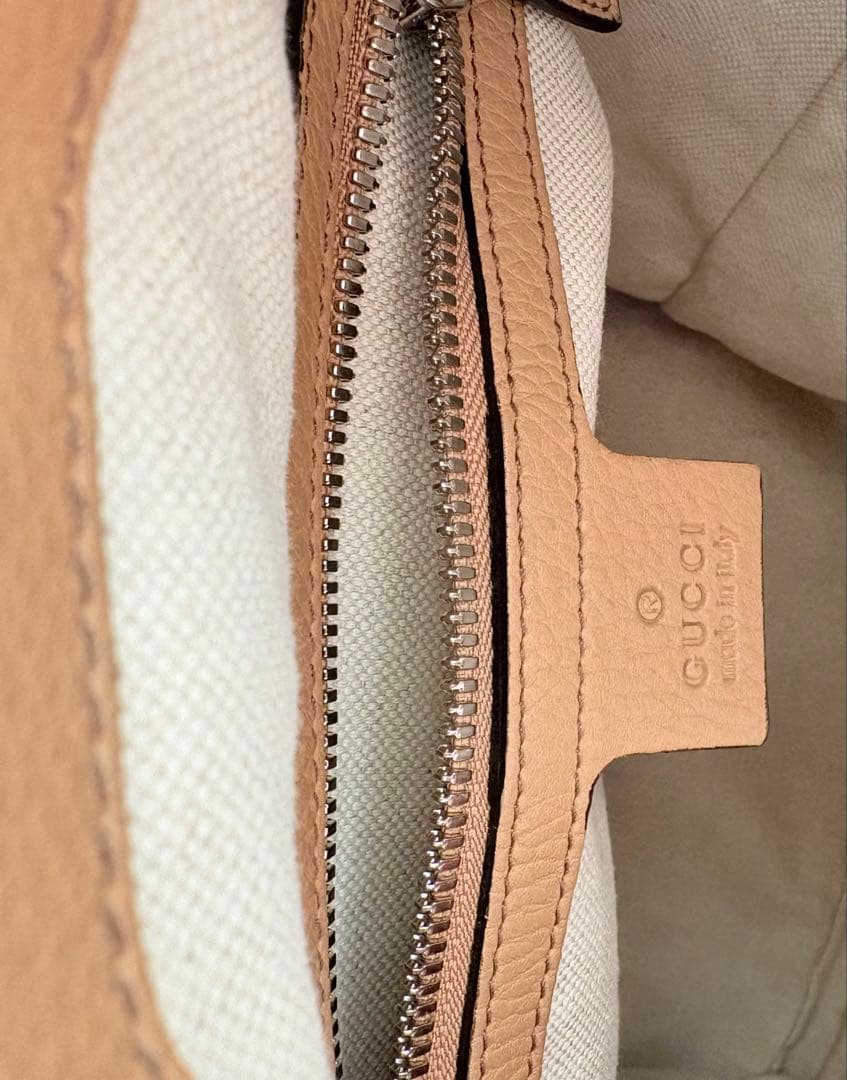 GUCCI SOHOリュック　ベージュ巾着型バッグ