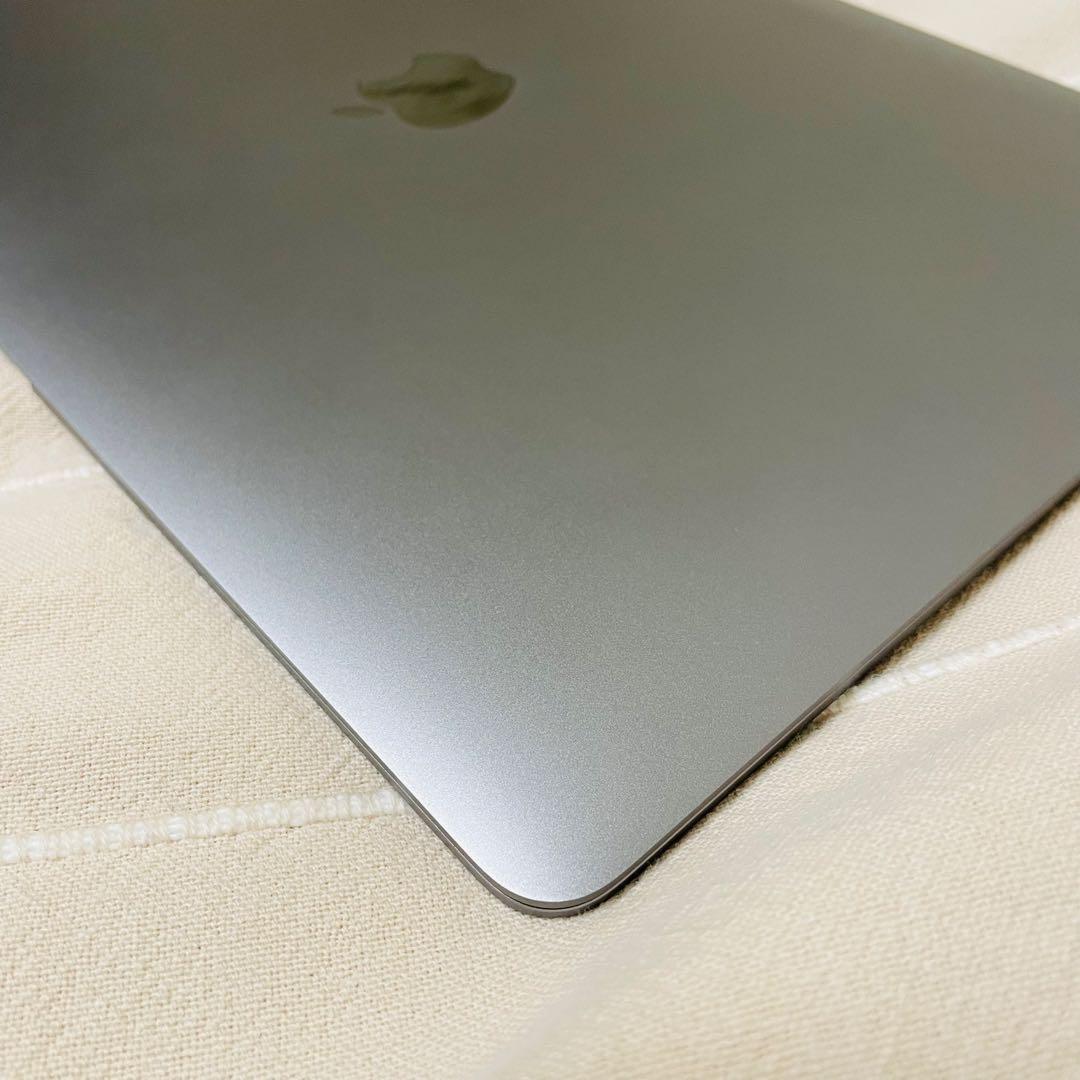 【極美品】MacBook Air Retina 13inch（2019モデル）