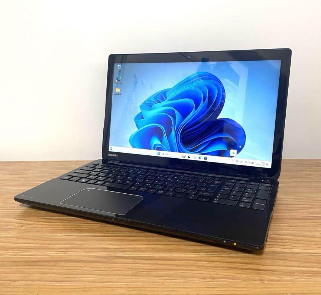 東芝ブラックi7ノートパソコンwin11メモリ8ギガSSHD1テラ