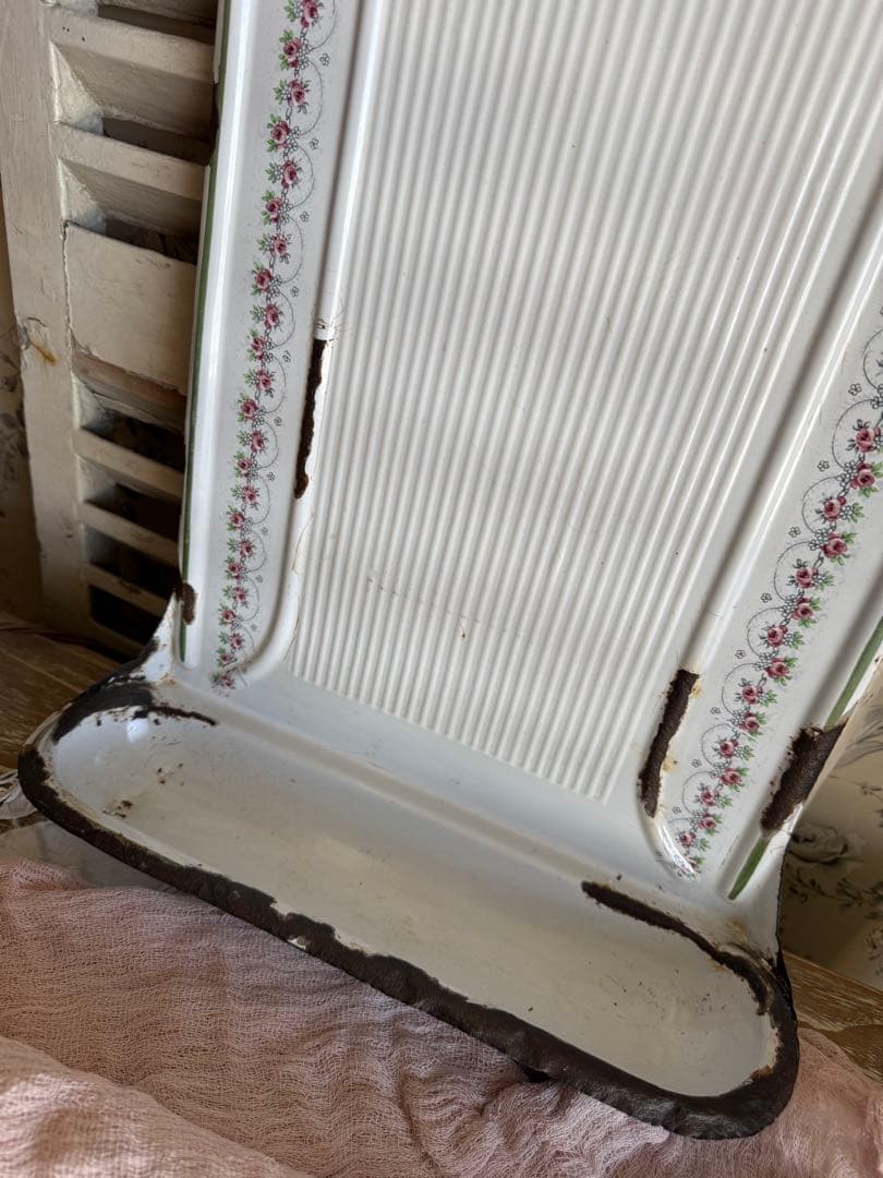 フランスアンティーホーローBB社ローズガーランドホワイトレア！レードルラック