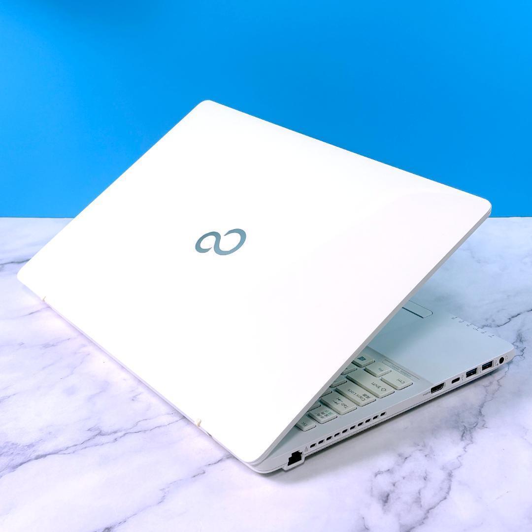 美品☆Corei7・8GB・SSD・Win11・ホワイト・ノートパソコン