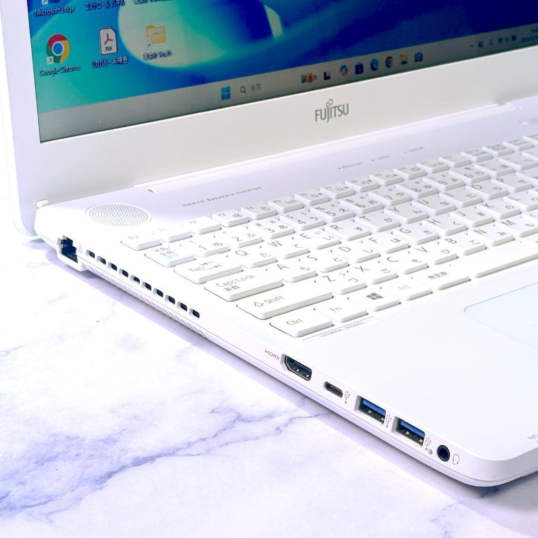 美品☆Corei7・8GB・SSD・Win11・ホワイト・ノートパソコン